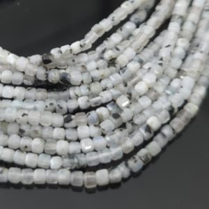 Mesečev kamen 3mm*3mm fasetiran