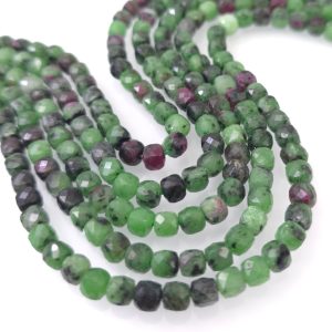 Zoisit u rubinu 4mm×4mm fasetiran