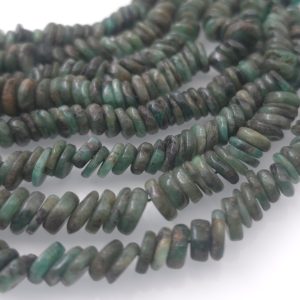 Smaragd ~10mm×3mm